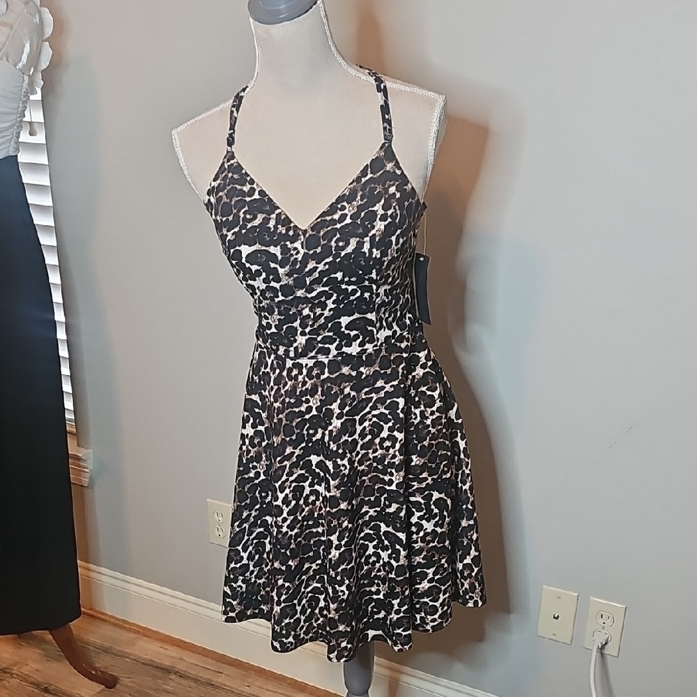Chic Leopard Print Mini Dress